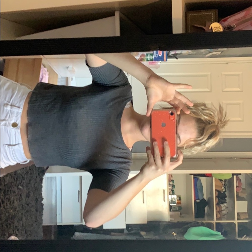 Cropped tee